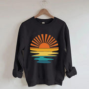 Women's Plus Size Retro Sunset Rays Wavy Sweatshirt